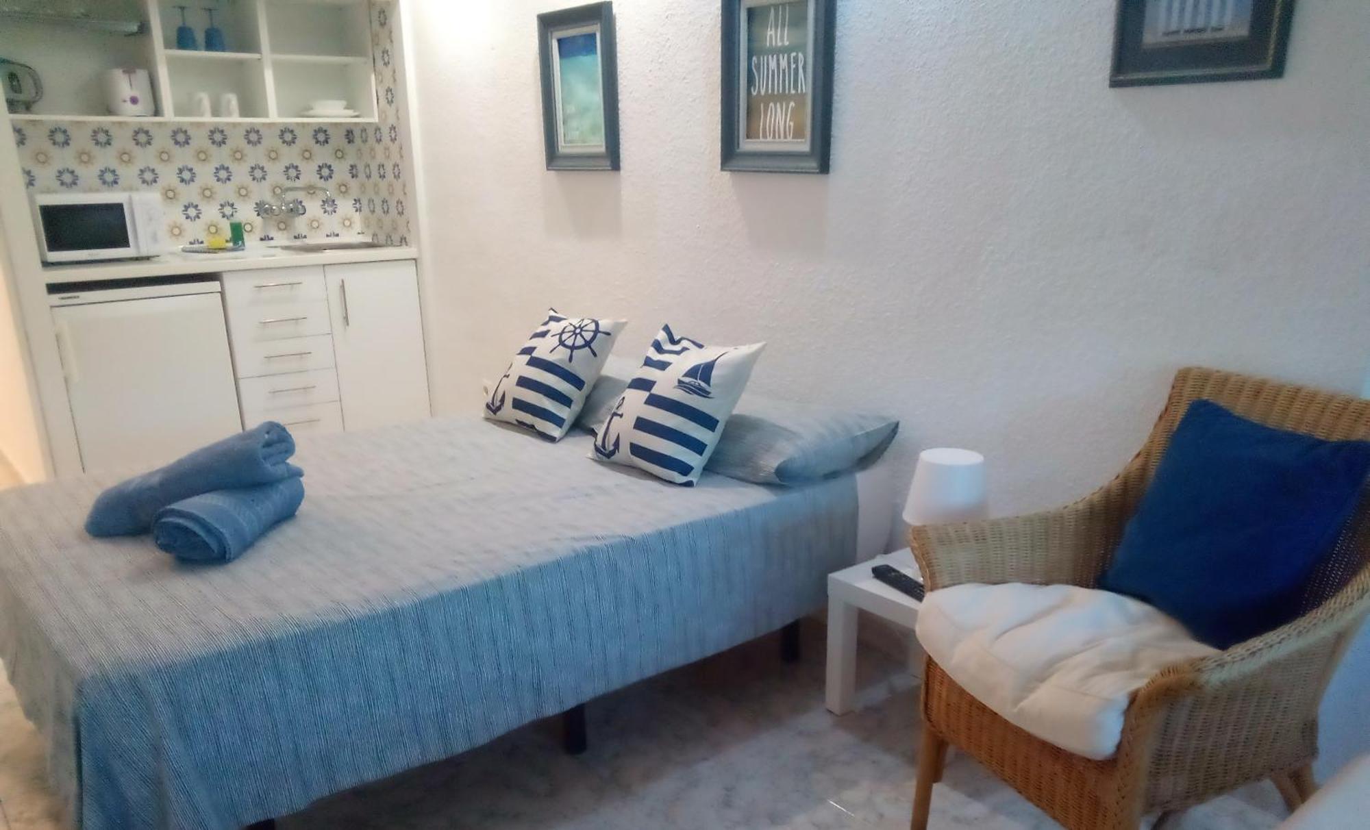 Апартаменты Los Cisnes Beach Studio 100M Playa Бенальмадена Экстерьер фото