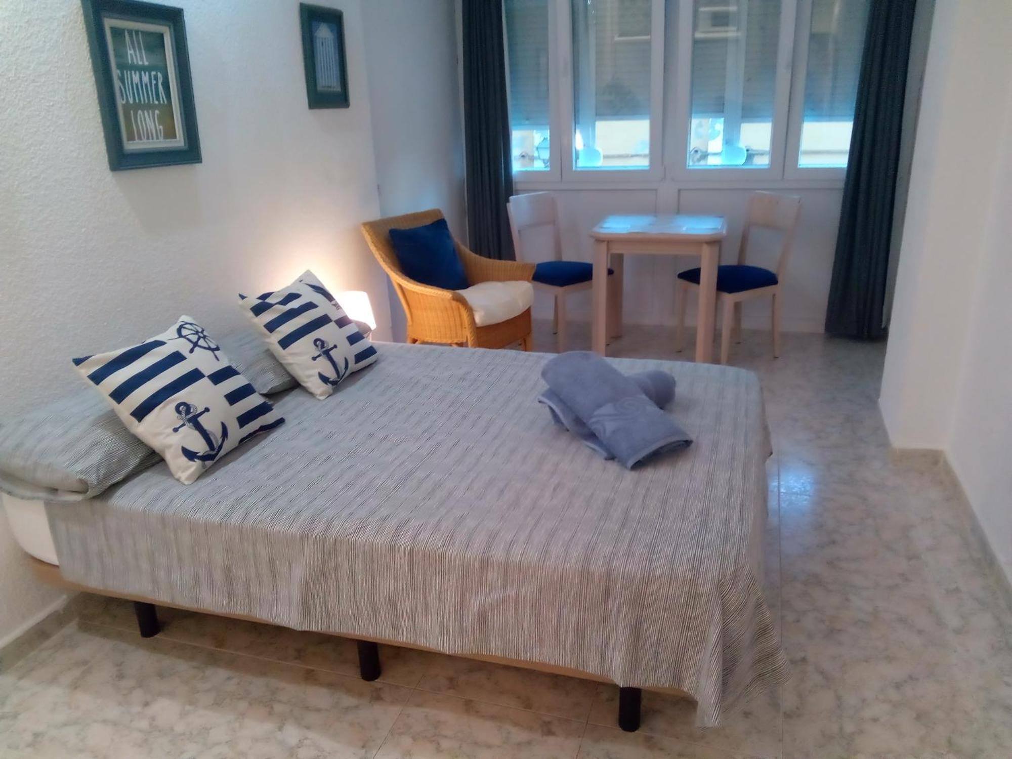 Апартаменты Los Cisnes Beach Studio 100M Playa Бенальмадена Экстерьер фото